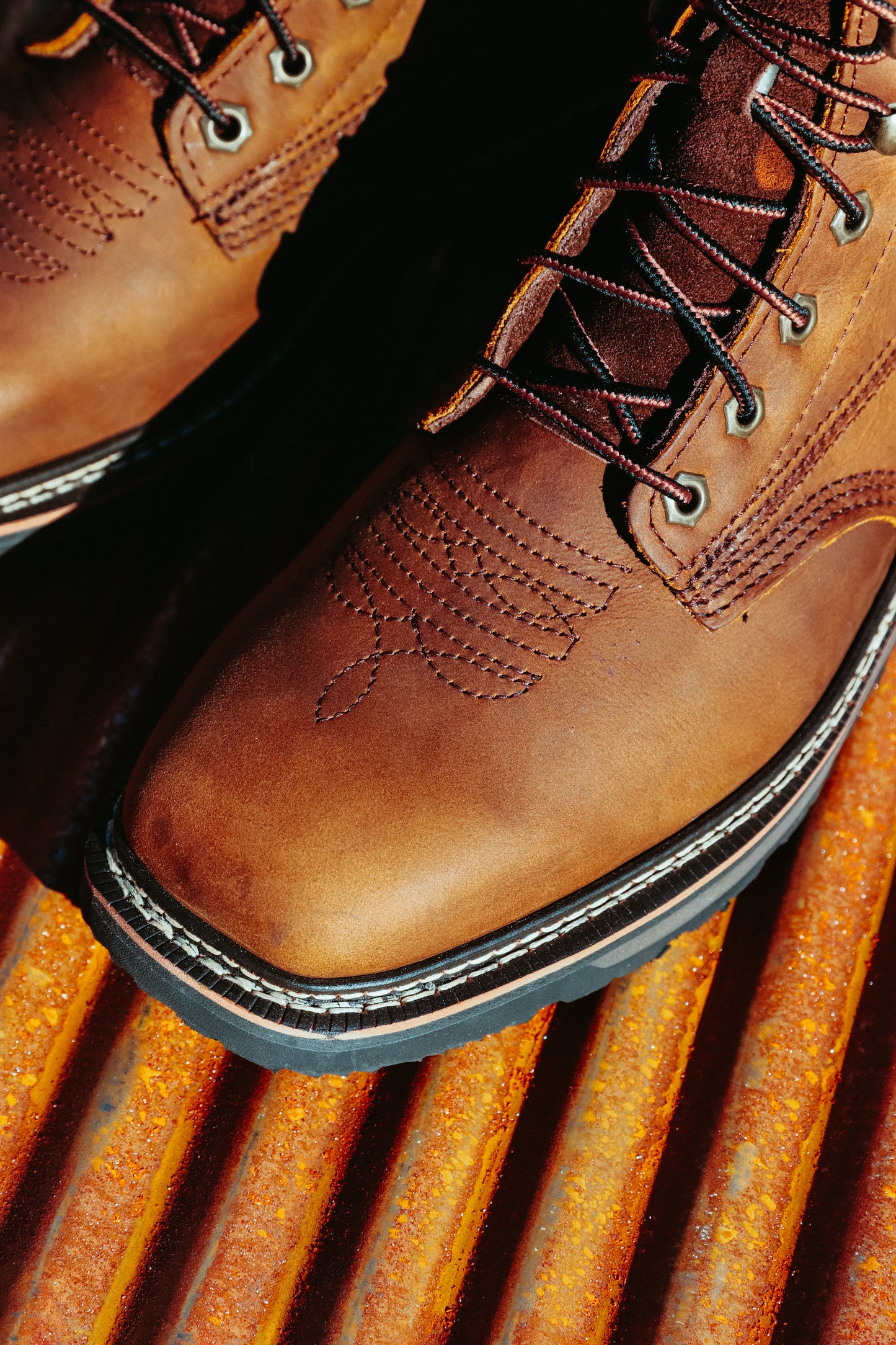 RANCHER GRIT 6" SQUARE TOE LACER - RANCHER GRIT 6" PUNTA CUADRADA CON CORDONES