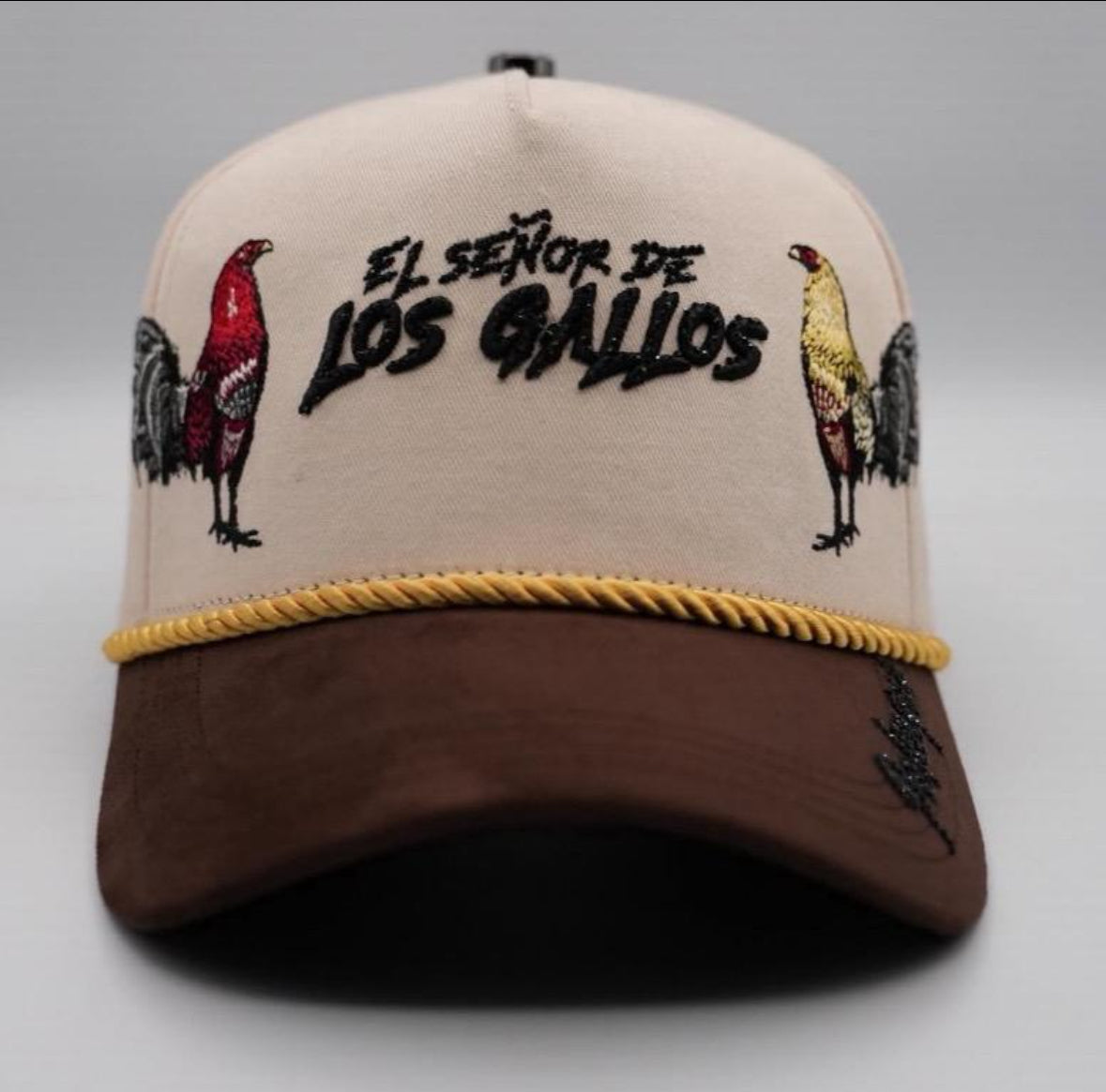 El Señor de los Gallos Beige